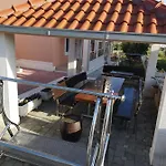 Apartman With Parking Space - 18045 Trogir