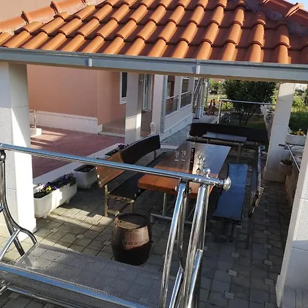 Apartment With Parking Space - 18045 Trogir