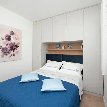 With A Parking Space - 24060 Apartment Trogir
