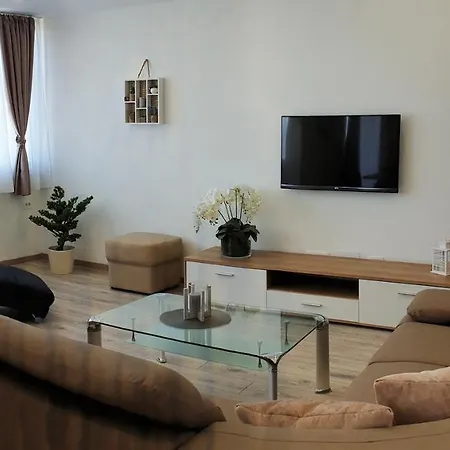 With Parking Space - 18045 تروغير