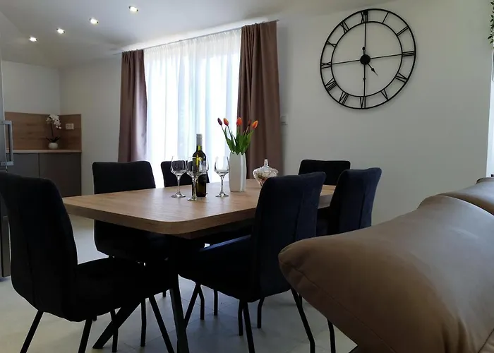 With Parking Space - 18045 Trogir