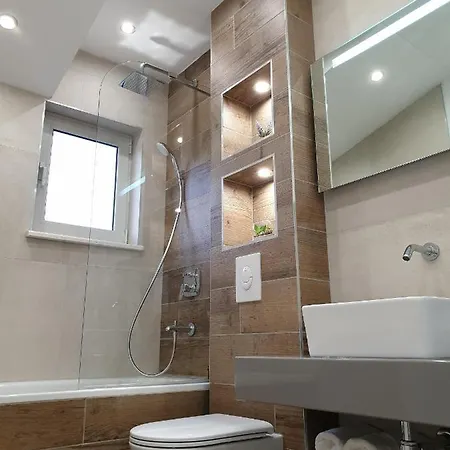 Apartman With Parking Space - 18045 Trogir