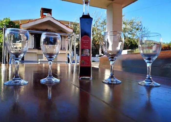 With Parking Space - 18045 Trogir