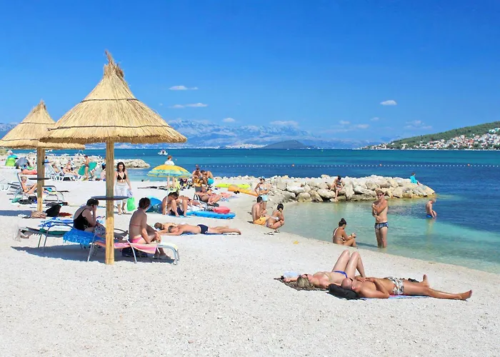 Apartament With Parking Space - 18045 Trogir